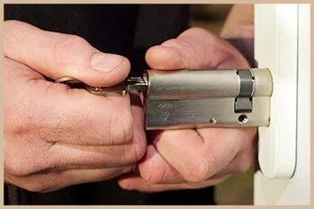 Elite Locksmith Services Kent, WA 425-492-9197 Elite Locksmith Services Kent, WA 425-492-9197 - 1-locksmiths